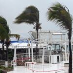 Los impactantes videos del huracán Hilary golpenado con fuerza las costa oeste de México este 19Ago