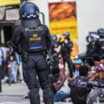 Festival cultural en Alemania terminó en una batalla campal que dejó al menos 26 policías heridos