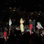 Videos: Multitud en las afueras y los Primera cantando "De sol a sol", lo que dejó el segundo show de Karol G en Caracas