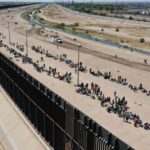 Las deportaciones en Texas y Arizona aumentaron luego de fuera adoptada la restricción de las solicitudes de asilo por medio de una