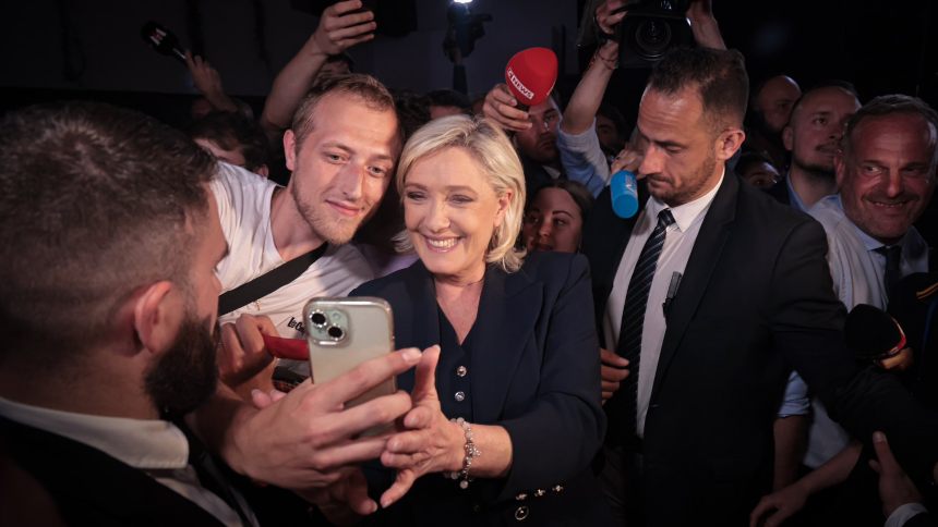 Extrema derecha se impone en la primera vuelta de las parlamentarias francesas y deja contra las cuerdas a Macron