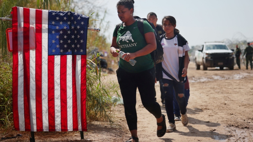 EEUU registra el mayor pico migratorio de su historia bajo la administración del presidente del país, Joe Biden.  