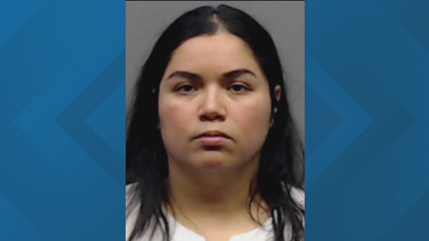 Un evento escolar en la ciudad de Tyler, Texas (EEUU), terminó en controversia luego de que una madre de familia, Teresa Bernal, fuera arrestada por presuntamente distribuir gelatinas con vodka a estudiantes de quinto grado durante una celebración navideña en la escuela primaria Jones.  