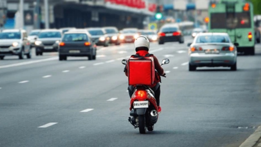 En un caso que ha sorprendido a la industria de las entregas a domicilio, Sayee Chaitanya Reddy Devagiri, un repartidor delivery de DoorDash, confesó haber manipulado el software de la aplicación para robar más de 2.5 millones de dólares.  