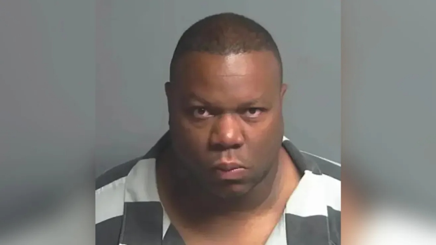 El exjugador de la NFL Kevin Ware Jr. ha sido sentenciado a 30 años de prisión tras declararse culpable del asesinato de su novia, Taylor Pomaski, ocurrido en 2021.  