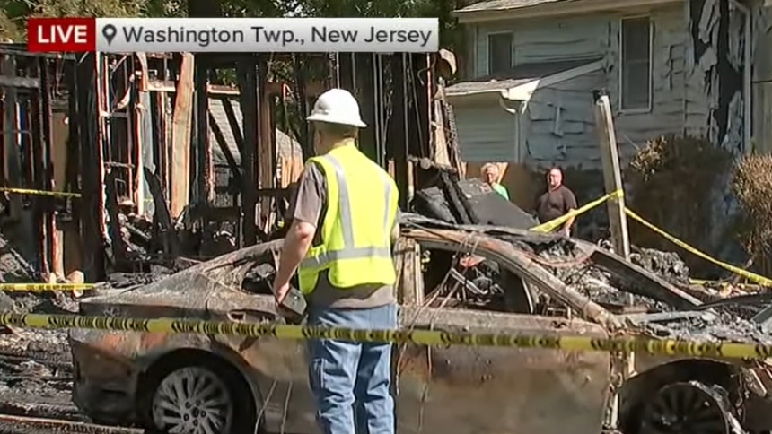 Una potente explosión sacudió a la comunidad de Washington Township, en el condado de Gloucester, Nueva Jersey (EEUU), arrasando por completo una vivienda y dejando un saldo trágico de dos personas fallecidas.  