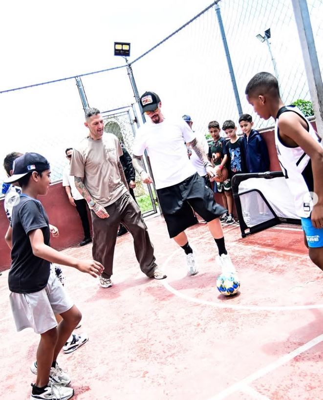 EN FOTOS: Dos exganadores de la Uefa Champions League se pasearon por las calles de Petare