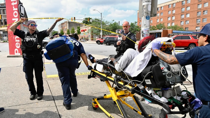 Una situación de alarma se activó en Penn-North, en Baltimore (EEUU), cuando al menos 25 personas fueron hospitalizadas tras sufrir una "sobredosis masiva".  