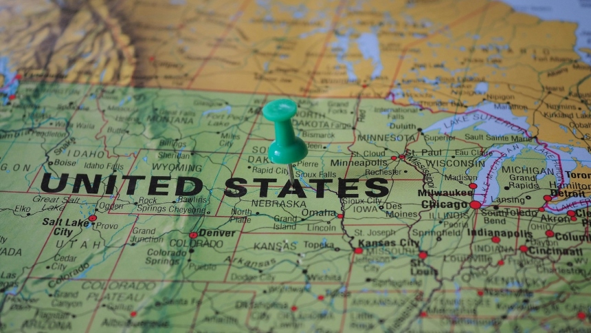 Un reciente informe del Healthy States Index, elaborado por la plataforma sanitaria Nursa, reveló una sorprendente brecha de casi ocho años en la esperanza de vida entre los estados más saludables y menos favorecidos de EEUU.  