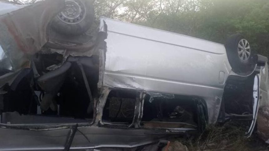 VIDEO: Volcamiento de una camioneta en Falcón dejó al menos siete heridos, entre ellos un sacerdote brasileño