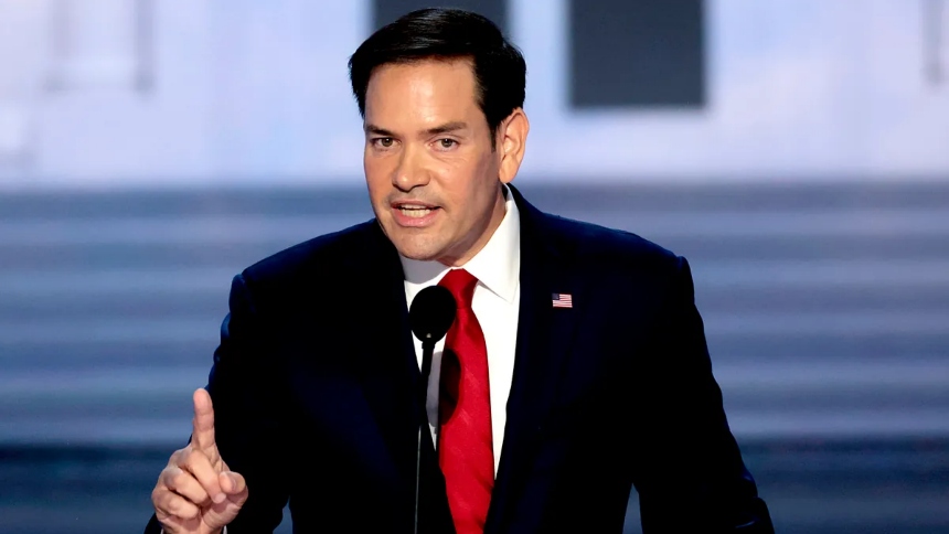 El secretario de Estado de EEUU, Marco Rubio, confirmó este jueves, 14 de agosto, el despliegue de fuerzas aéreas y navales en el sur del Mar Caribe como parte de una estrategia para enfrentar a los carteles de la droga latinoamericanos.  