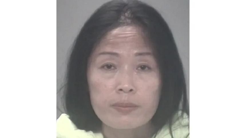 Un brutal ataque con ácido ha conmocionado a la comunidad de New Port Richey, en Florida (EEUU), tras la muerte de Robert Heyden, de 65 años, quien fue rociado con ácido sulfúrico por su esposa mientras dormía.  