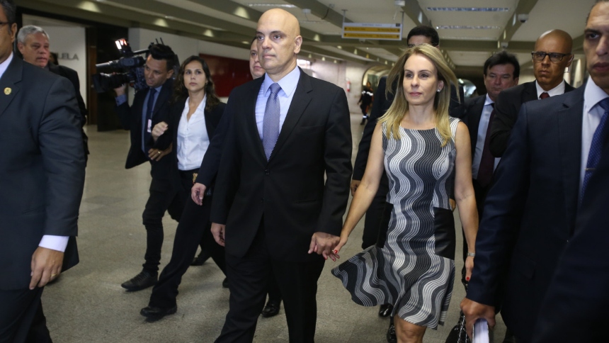 El gobierno de los Estados Unidos encabezado por el presidente de ese país, Donald Trump, sancionó este lunes, 22 de septiembre, a Viviane Barci de Moraes, esposa del juez del Tribunal Supremo de Brasil Alexandre de Moraes. 