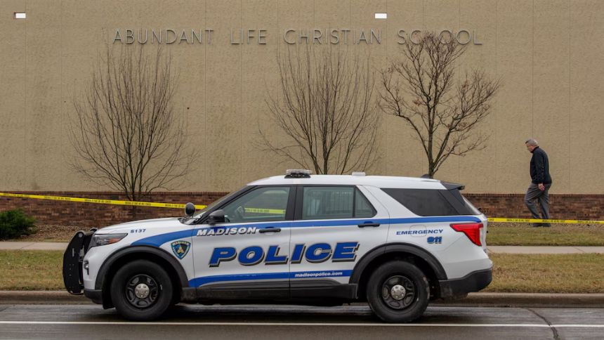 Detenido adolescente que planeaba tiroteo escolar: "Tenía gran cantidad de armas"