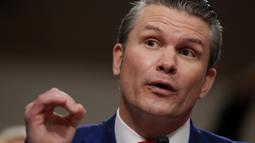 En una decisión que marca un giro radical en la política antinarcóticos de Estados Unidos, el Departamento de Guerra anunció este jueves, 23 de octubre, que «mapeará» a cárteles de la droga latinoamericanos para exterminarlos.  