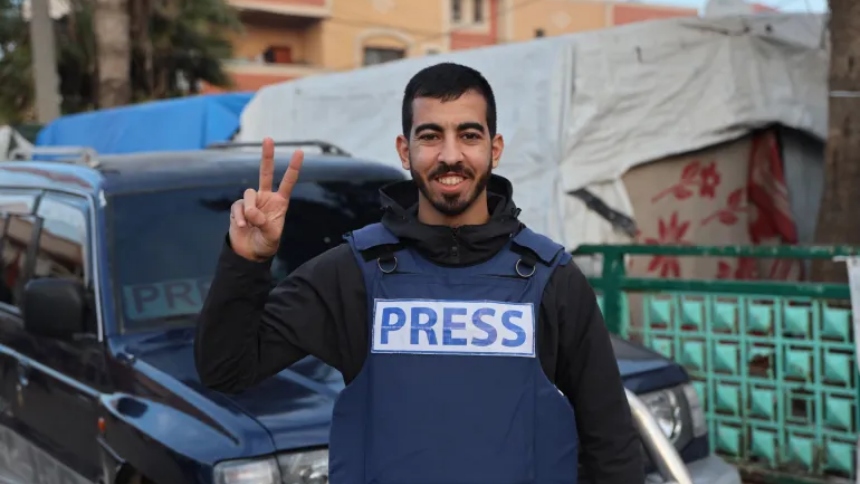 En medio del fuego en Gaza, el periodista e influencer palestino Saleh Aljafarawi, apodado Sr. FAFO, terminó asesinado a tiros por milicias armadas contrarias a Hamás.  