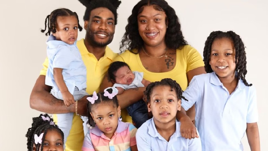 Familia se hizo viral por la particular manera en que le puso nombre a sus seis hijos