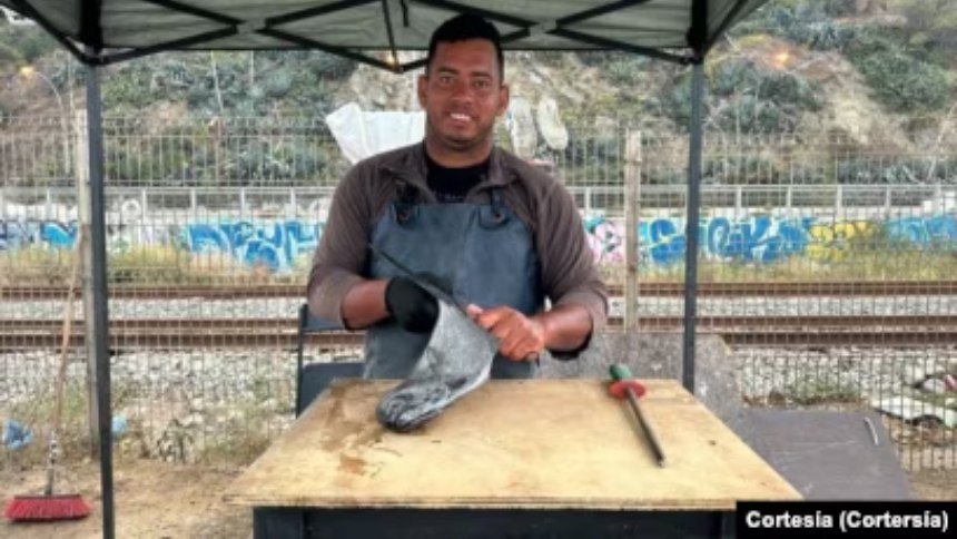 Venezolano se hace viral en Chile por "adoptar" a este particular animal como mascota