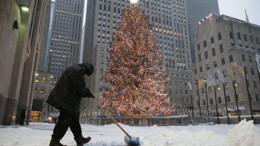 La Navidad 2025 en los Estados Unidos podría estar marcada por un paisaje invernal con nieve en varias regiones del país, según el pronóstico estacional publicado por The Old Farmer’s Almanac.  