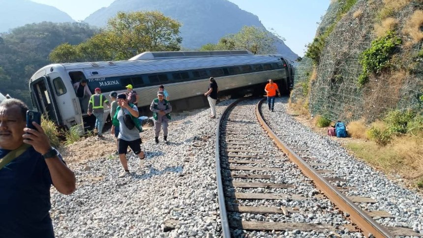 VIDEO: Descarrilamiento de tren interoceánico en México dejó al menos 13 fallecidos y 98 heridos