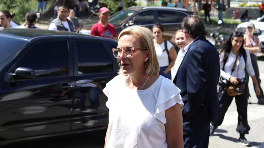 Hija de González Urrutia califica de crueldad "jugar con la expectativa" de liberaciones