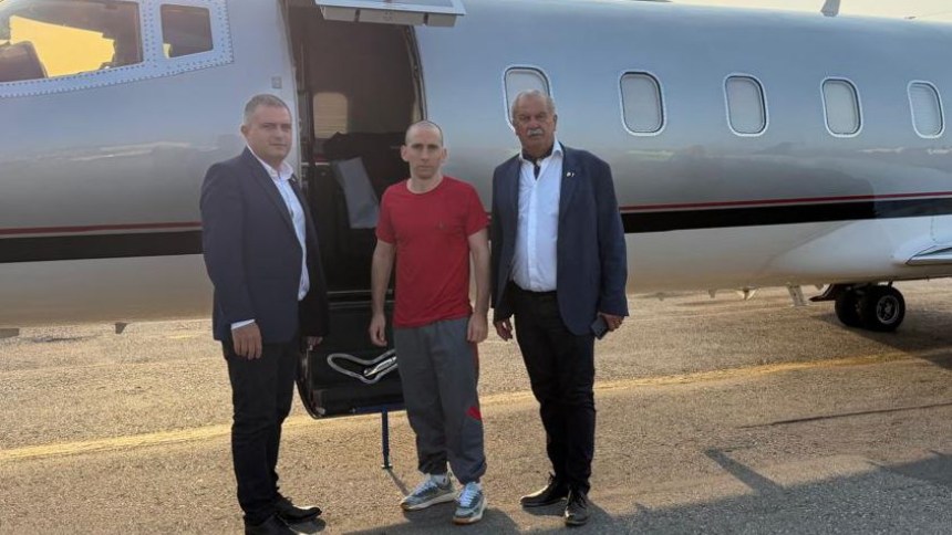 Liberado Nahuel Gallo tras pasar 448 días detenido en el país, ya va viajando rumbo a Argentina