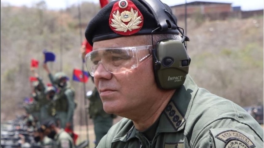 "Mi madre trajo al mundo a un general no a un guerrero": Las declaraciones de Padrino López que están dando de que hablar